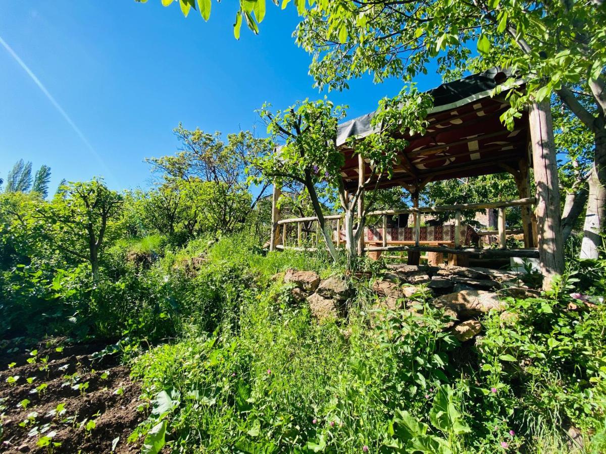 Byurakan Guesthouse & Cottage Buitenkant foto