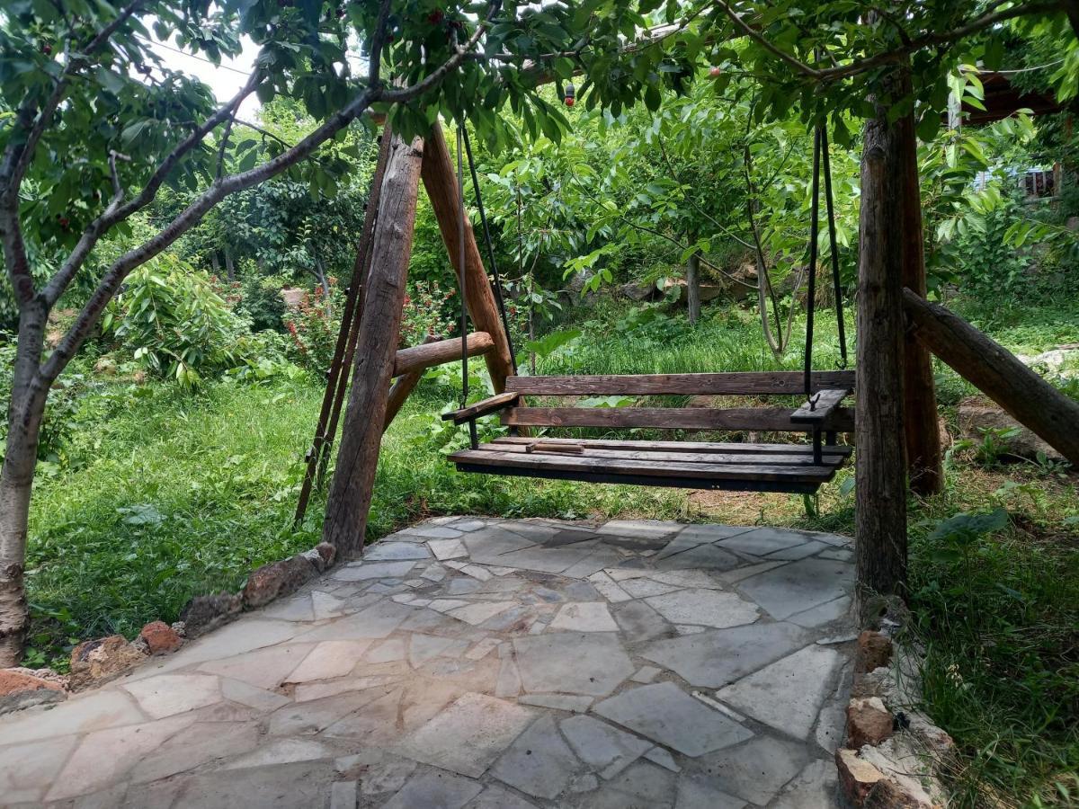 Byurakan Guesthouse & Cottage Buitenkant foto