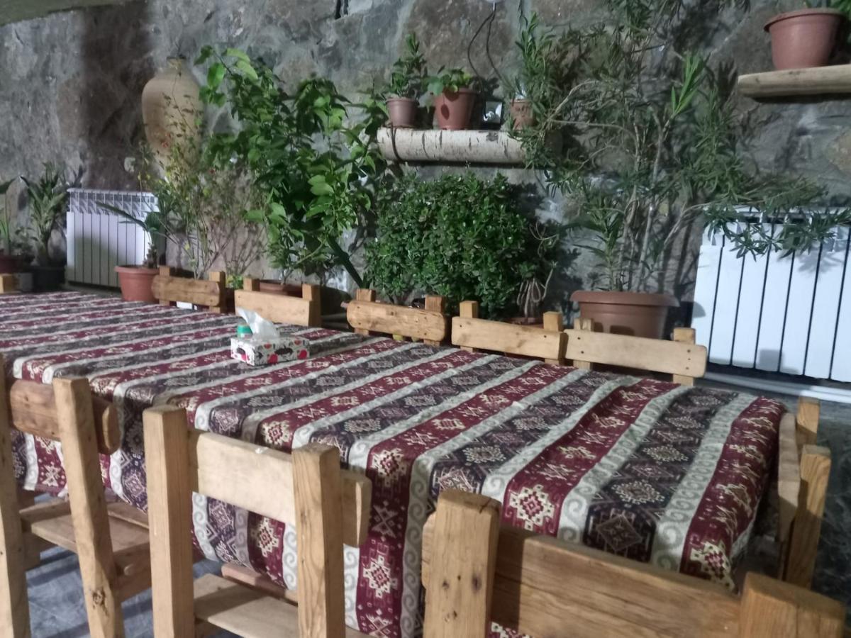Byurakan Guesthouse & Cottage Buitenkant foto
