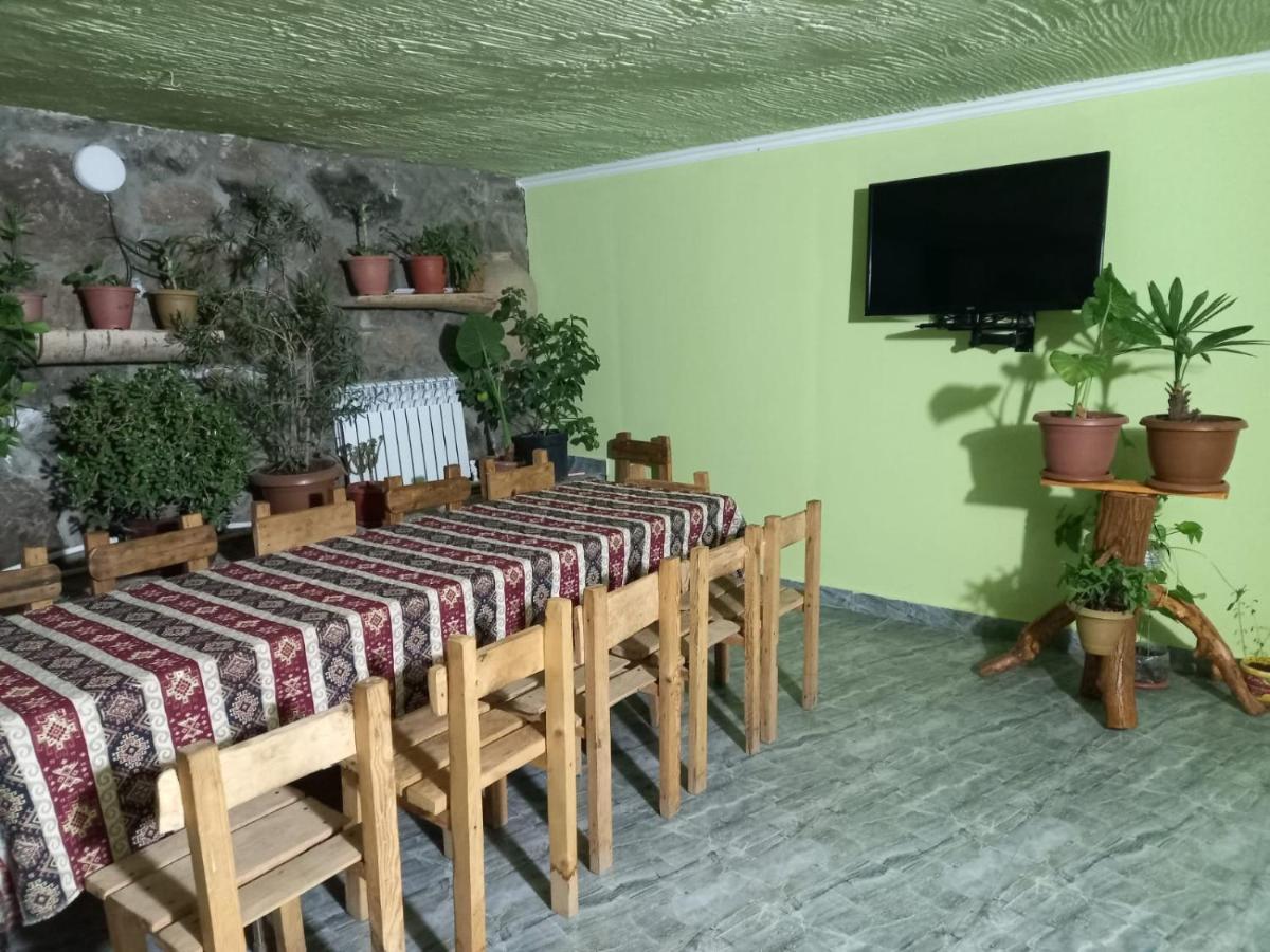 Byurakan Guesthouse & Cottage Buitenkant foto