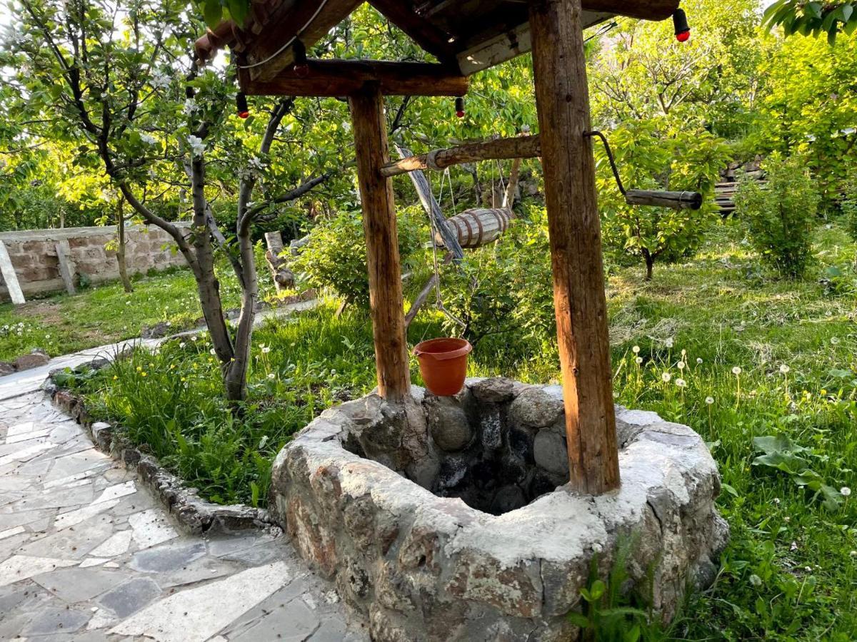 Byurakan Guesthouse & Cottage Buitenkant foto