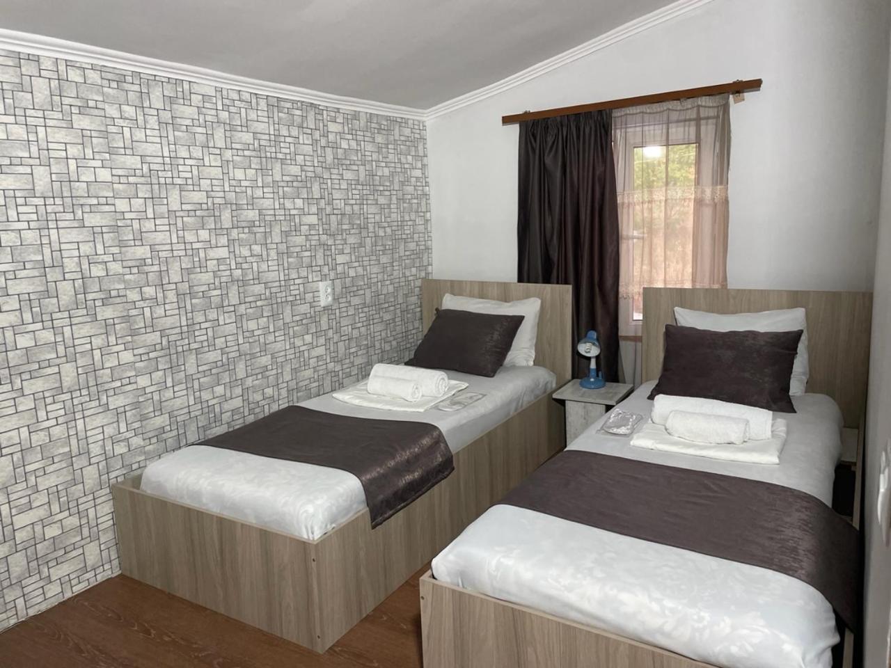 Byurakan Guesthouse & Cottage Buitenkant foto